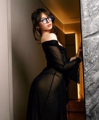 Gorai aged housewife Call Girl